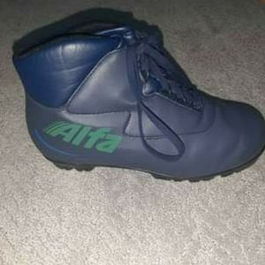 Size 9 Women's Alfa Cross Country Boots